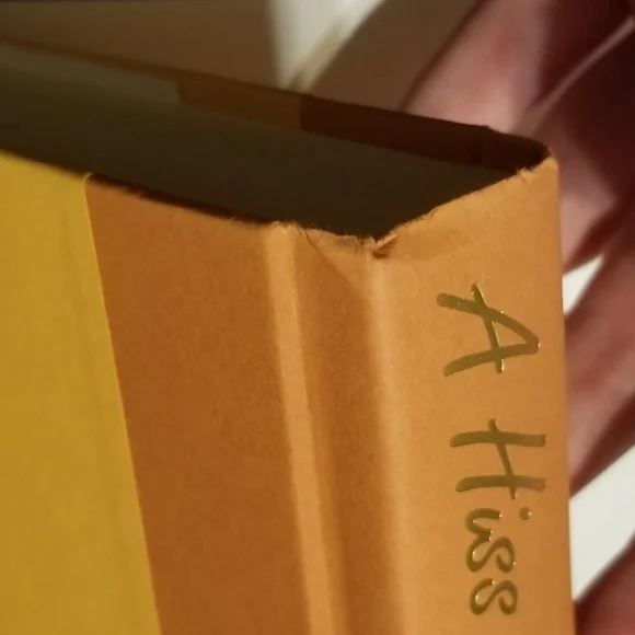 VGUC A Hiss Before Dying Mrs. Murphy mystery hardcover - Picture 10 of 11